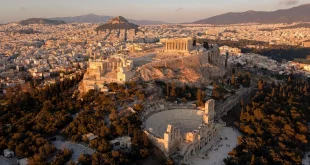 8 Destinasi Wisata Bersejarah Paling Populer di Luar Negeri
