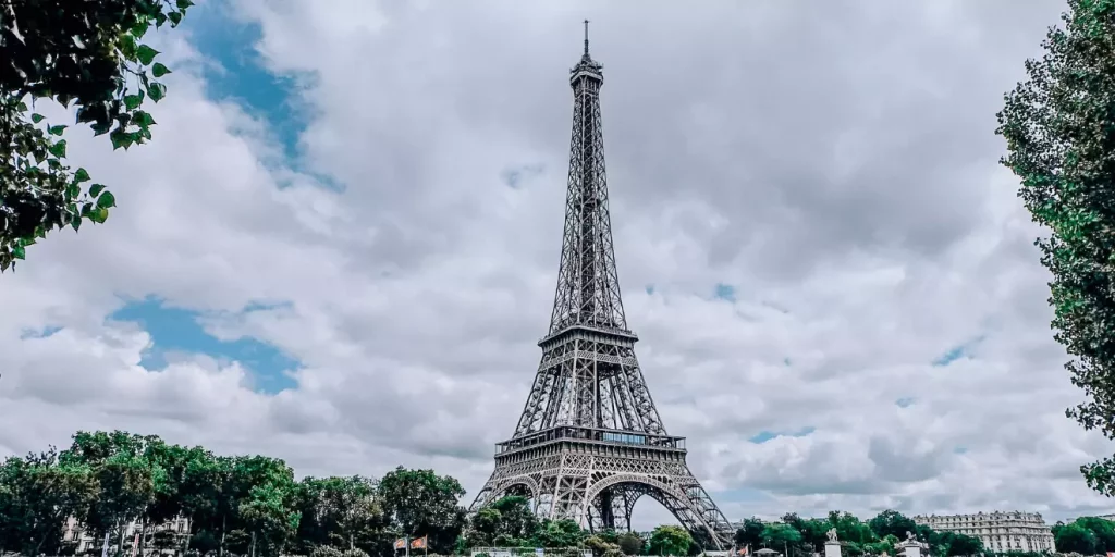 menara eiffel