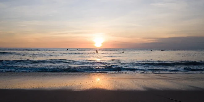 Pesona Pantai Kuta yang Menjadi Wisata Favorit Wisatawan