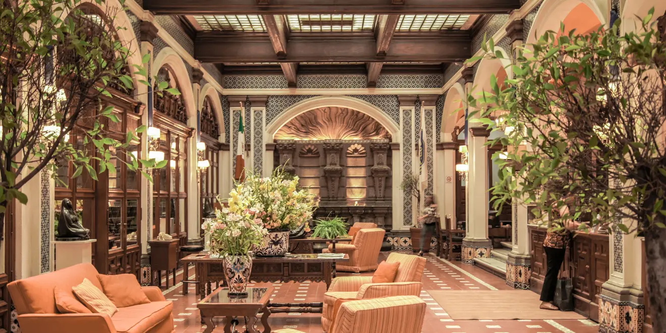 rekomendasi hotel keren