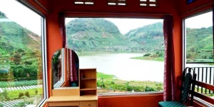 mencari penginapan di dieng