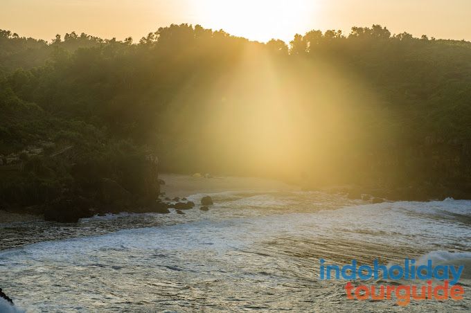 IndoHolidayTourGuide | Menelusuri Indahnya Pantai Ngeden Gunungkidul