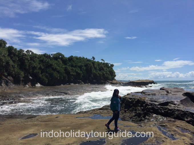 IndoHolidayTourGuide | Pantai Karang Tepas Garut : Lokasi, Harga Tiket & Fasilitas