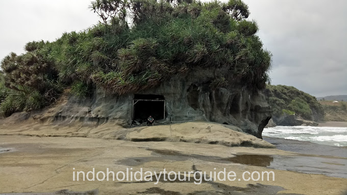 IndoHolidayTourGuide | Pantai Karang Tepas Garut : Lokasi, Harga Tiket & Fasilitas