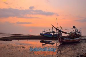 IndoHolidayTourGuide | Wisata Pantai Bletok Situbondo : Lokasi, Rute, Tiket Masuk