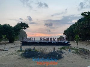 IndoHolidayTourGuide | Pantai Batu Bengkung Malang : Harga Tiket, Lokasi