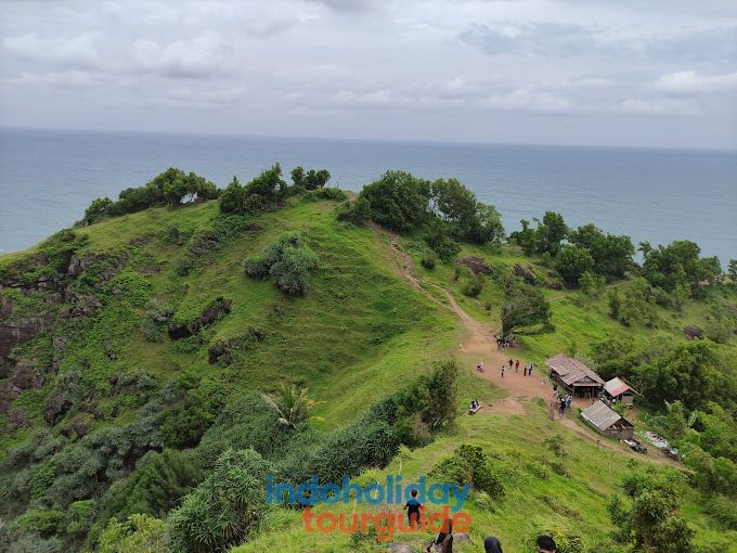 IndoHolidayTourGuide | Bukit Pengilon Yogyakarta : Harga Tiket, Lokasi