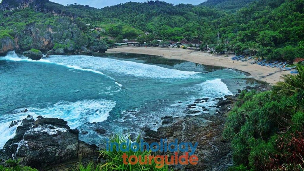 IndoHolidayTourGuide | Pantai Siung Yogyakarta : Harga Tiket, Lokasi, Daya Tarik