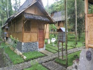 IndoHolidayTourGuide | 5 Penginapan Di Ciwidey yang Ada Kolam Air Panas. Nomor 4 Paling Menantang