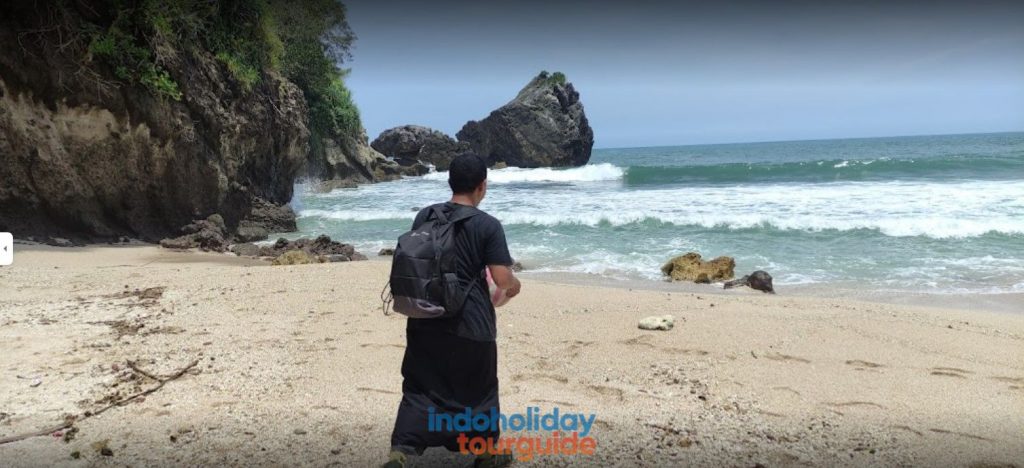 IndoHolidayTourGuide | Pantai Jungwok Gunung Kidul : Lokasi, Harga Tiket & Spot Foto