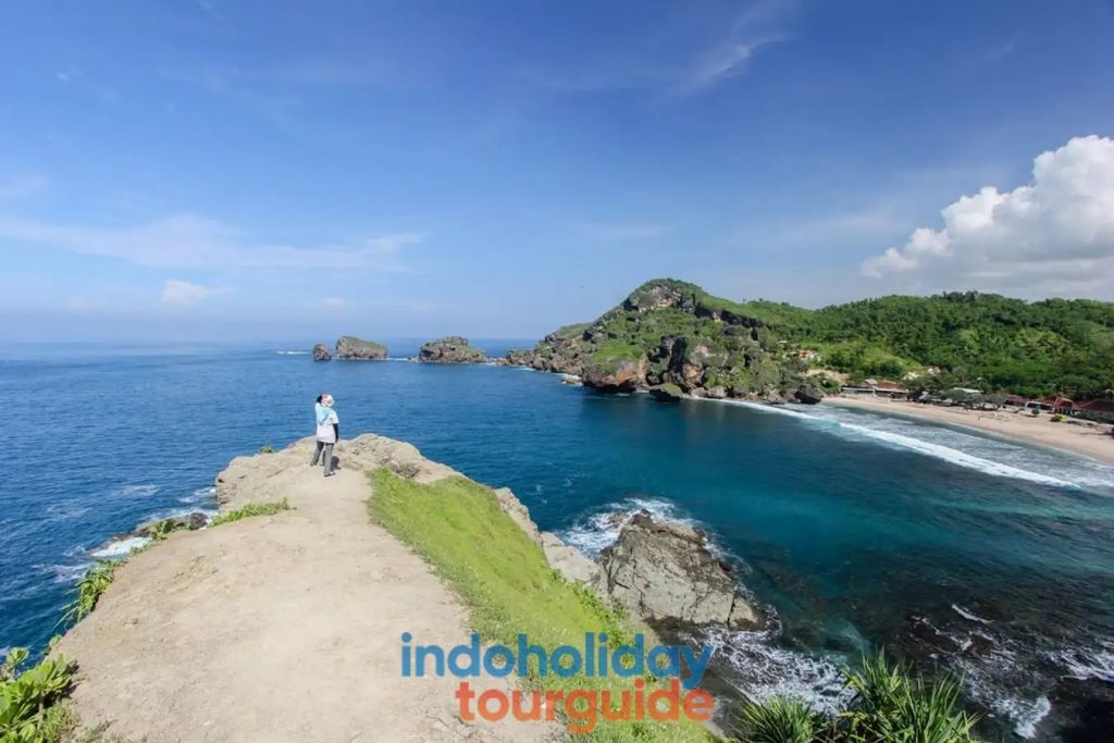 IndoHolidayTourGuide | Pantai Siung Yogyakarta : Harga Tiket, Lokasi, Daya Tarik