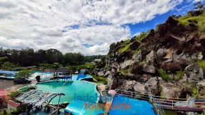 IndoHolidayTourGuide | Wisata Taman Batu Hanjuang : Spot, Lokasi, Harga Tiket