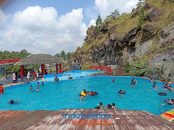 IndoHolidayTourGuide | Wisata Taman Batu Hanjuang : Spot, Lokasi, Harga Tiket