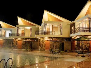 villa di guci yang ada kolam renang