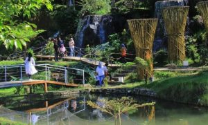 IndoHolidayTourGuide | 8 Destinasi Wisata Pemandian Air Panas Ciwidey Harga Terjangkau