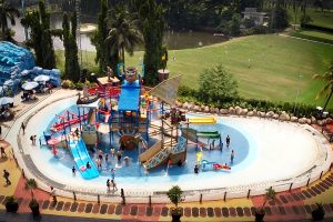 IndoHolidayTourGuide | Review Waterboom Pondok Indah. Wahana Wisata Terlengkap Dan Harga Terjangkau