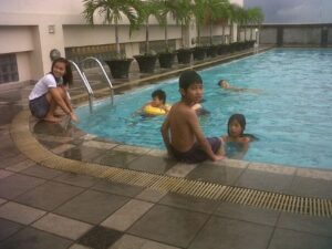 IndoHolidayTourGuide | 13 Hotel Di Medan yang Ada Kolam Renang. Adem Dan Bikin Ketagihan