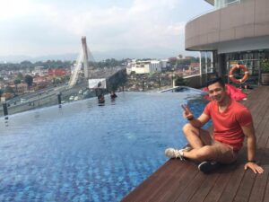 IndoHolidayTourGuide | 13 Hotel Di Medan yang Ada Kolam Renang. Adem Dan Bikin Ketagihan