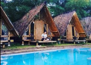 IndoHolidayTourGuide | Review 6 Villa Murah Di Puncak Di bawah 1 Juta Ada Kolam Renang