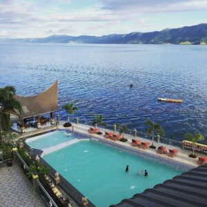 IndoHolidayTourGuide | Kolam Renang Hotel Danau Toba Di Medan. Harga Tiket Dan Fasilitanya