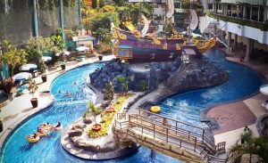 IndoHolidayTourGuide | Review Waterboom Pondok Indah. Wahana Wisata Terlengkap Dan Harga Terjangkau