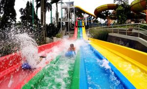 IndoHolidayTourGuide | Review Waterboom Pondok Indah. Wahana Wisata Terlengkap Dan Harga Terjangkau