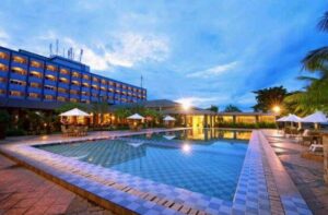 IndoHolidayTourGuide | 13 Hotel Di Medan yang Ada Kolam Renang. Adem Dan Bikin Ketagihan