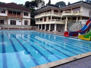 IndoHolidayTourGuide | Review 6 Villa Murah Di Puncak Di bawah 1 Juta Ada Kolam Renang