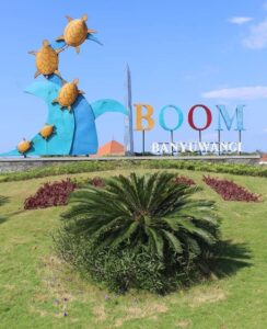 IndoHolidayTourGuide | Review Pantai Boom Banyuwangi Dan Fasilitasnya