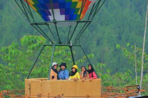 IndoHolidayTourGuide | 7 Hotel Daerah Lembang Fasilitas Lengkap Harga Aman di Kantong