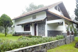 IndoHolidayTourGuide | 7 Villa Murah Di Puncak 300rb yang Bisa Kamu Pilih