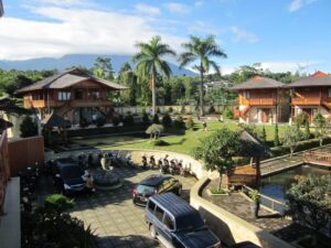 IndoHolidayTourGuide | 8 Villa Puncak Murah Ada Kolam Renang. Nomor 7 Paling Seru