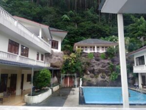 IndoHolidayTourGuide | 8 Villa Puncak Murah Ada Kolam Renang. Nomor 7 Paling Seru