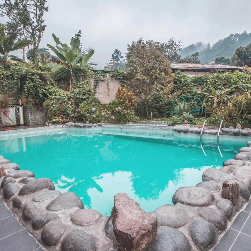 IndoHolidayTourGuide | 18 Villa Puncak Harga 1 Juta Ada Kolam Renang Pribadi