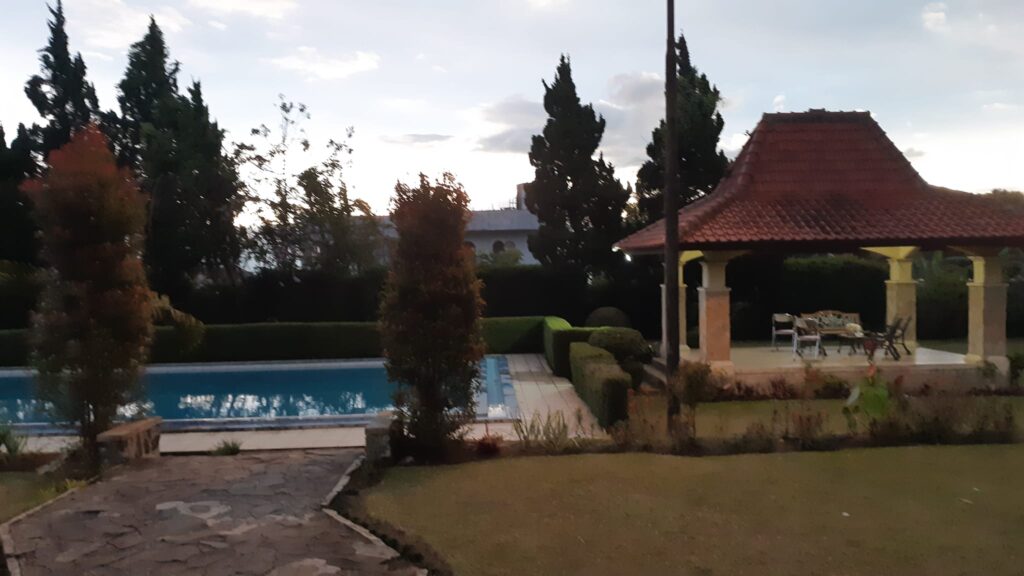 IndoHolidayTourGuide | 18 Villa Puncak Harga 1 Juta Ada Kolam Renang Pribadi