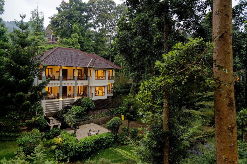 IndoHolidayTourGuide | 18 Villa Puncak Harga 1 Juta Ada Kolam Renang Pribadi