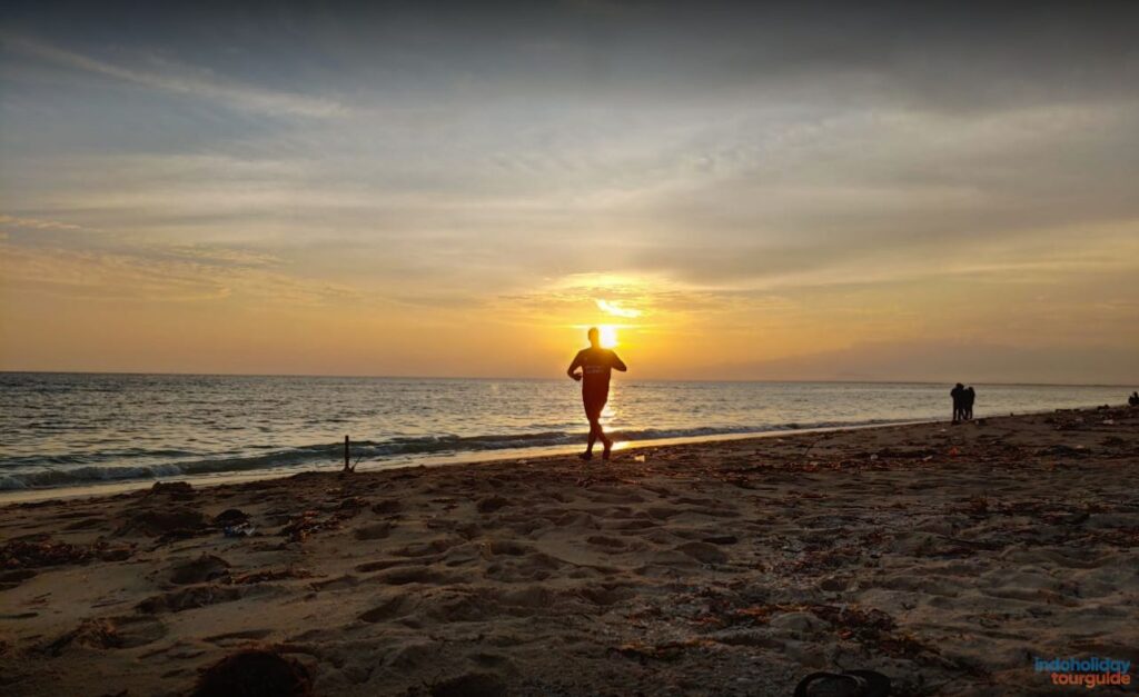 IndoHolidayTourGuide | Pantai Lemo : Daya Tarik, Tiket Masuk & Fasilitas