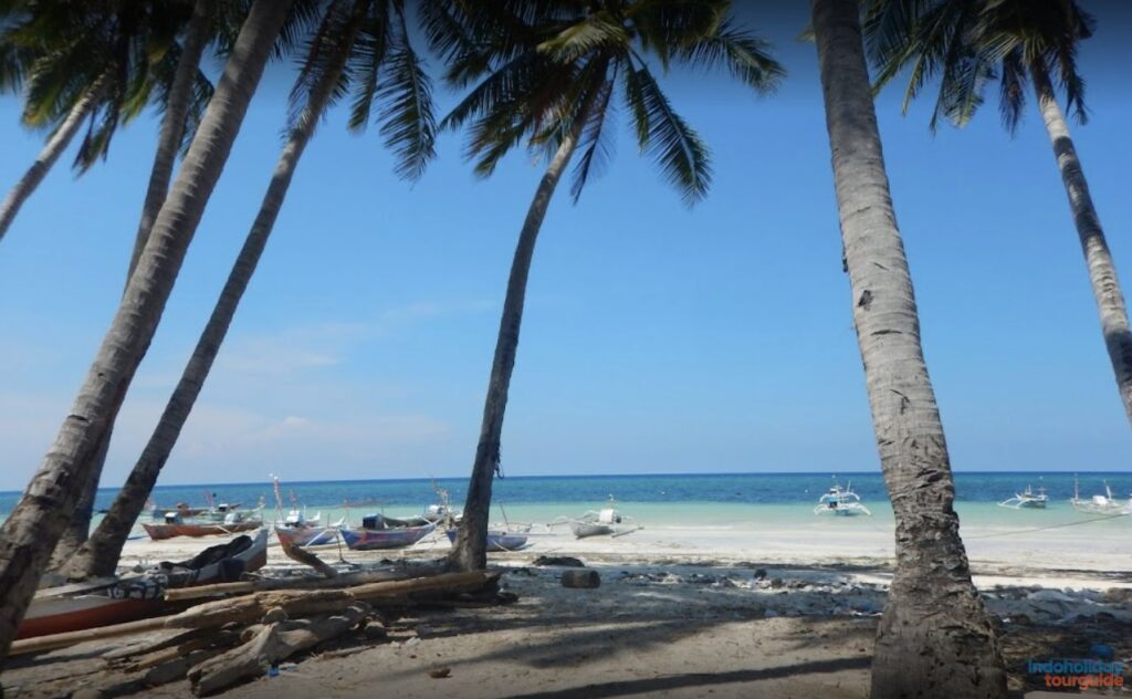 IndoHolidayTourGuide | 10 Pantai di Sulawesi Selatan Paling Hits 2023
