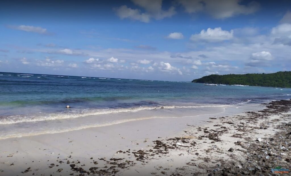 IndoHolidayTourGuide | 10 Pantai di Sulawesi Selatan Paling Hits 2023