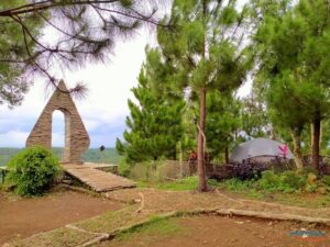 IndoHolidayTourGuide | Bukit Lintang Sewu Glamping : Harga & Fasilitas