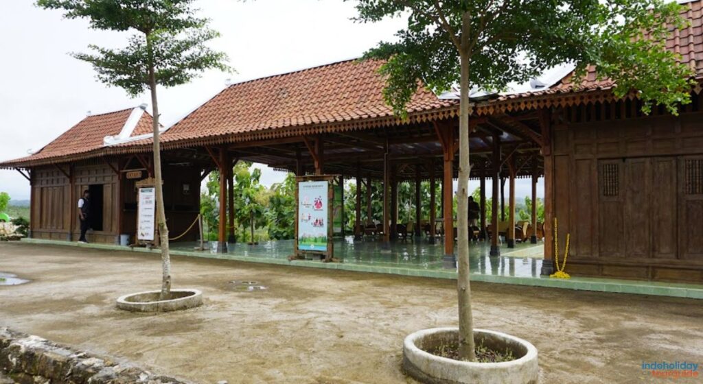 IndoHolidayTourGuide | Giri Wanara Glamping Resort : Harga & Fasilitas