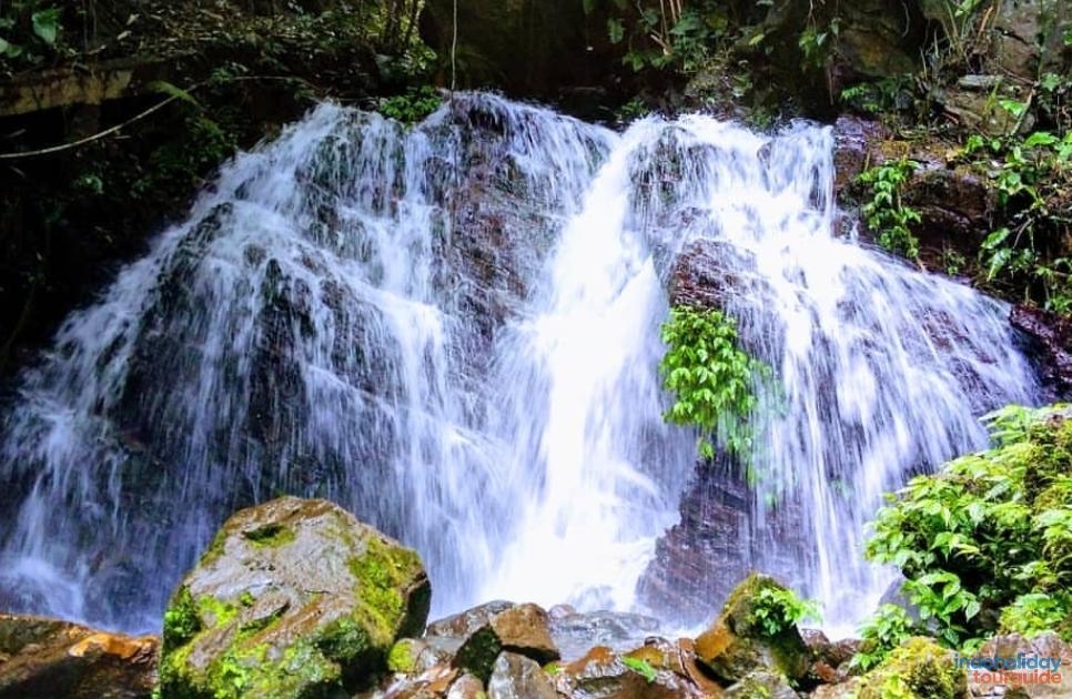 IndoHolidayTourGuide | Curug Ciputrawangi : Harga Tiket, Daya Tarik & Lokasi