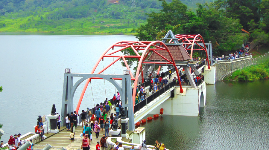 IndoHolidayTourGuide | Menelusuri Keindahan dan Legenda Goa Kreo Semarang