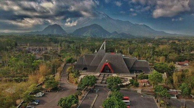 IndoHolidayTourGuide | Menjelajahi Keindahan dan Sejarah di Museum Gunungapi Merapi