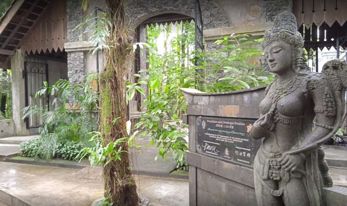 IndoHolidayTourGuide | Museum Ullen Sentalu,Mengungkap Keindahan Budaya Jawa