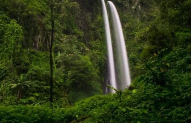 IndoHolidayTourGuide | Wisata Curug Cimahi di Pengalengan