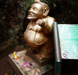 IndoHolidayTourGuide | Gua Semar Dieng Wonosobo, Wisata Tempat Mistis yang Penuh Sejarah