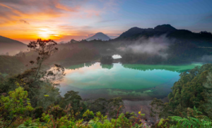 Telaga Warna dieng