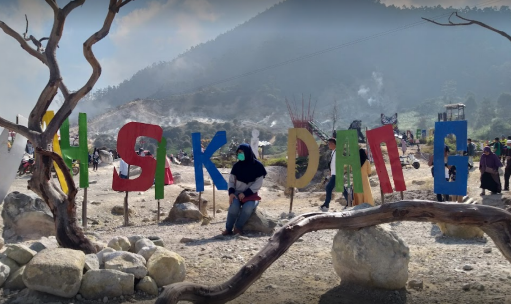 IndoHolidayTourGuide|Wisata Dieng Kawah Sikidang, Murah dan Full Fasilitasnya