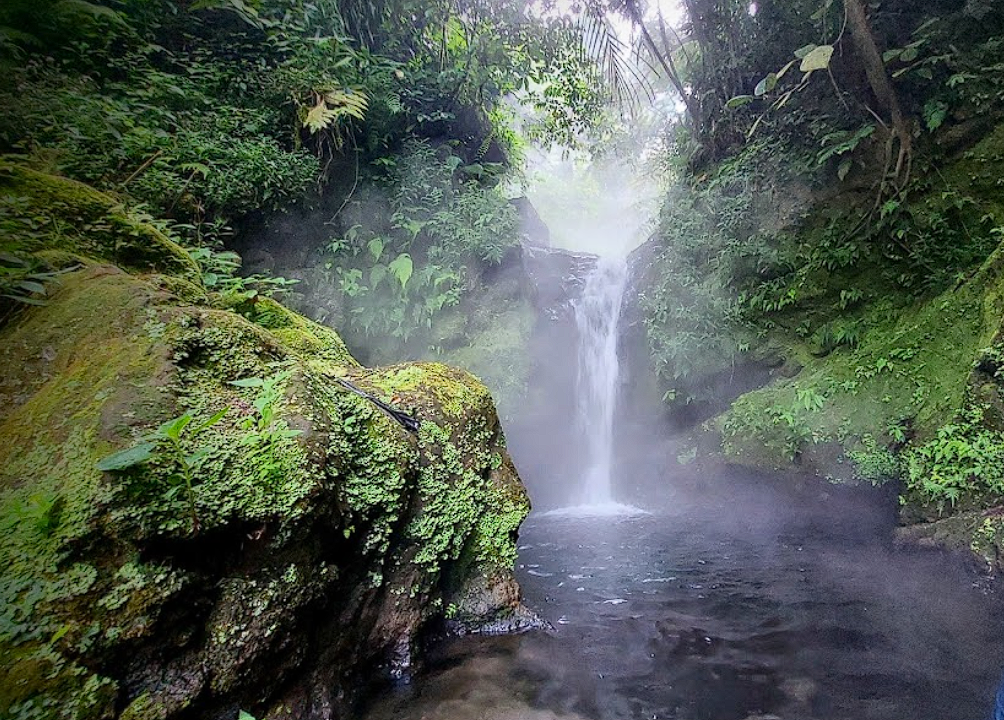 IndoHolidayTourGuide | Pemandian Air Panas Cangar, Tempat Relaksasi dan Rekreasi di Malang